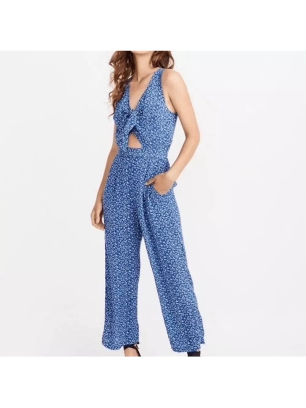 Abercrombie and Fitch Blue Micro Floral Jumpsuit Vneck Tie Front Keyhole Back - Picture 1 of 10